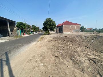 Dekat Taman, Bisa di Tempo. Tanah Kapling Berluasan 346 m2 Mangku Jl Raya Kokosan