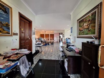 Rumah Ternyaman,  2 Lantai, Luas 825 M,  Dekat Lebak Bulus