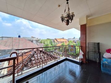 Rumah Ternyaman,  2 Lantai, Luas 825 M,  Dekat Lebak Bulus
