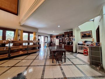Rumah Ternyaman,  2 Lantai, Luas 825 M,  Dekat Lebak Bulus