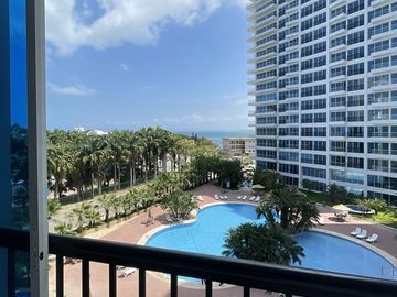 Punta Centinela: Amplio departamento con 3 dormitorios, membresía del club, en venta.