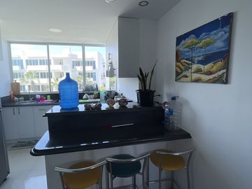 Punta Centinela: Amplio departamento con 3 dormitorios, membresía del club, en venta.