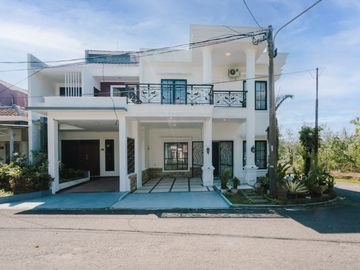 Rumah Hook Megah Elegan Mewah Harga Murah Bergaya Modern American Classic di Cluster Taman Udayana Sentul City