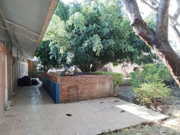 Edificio  en Lomas de Zompantle Cuernavaca - CRB-1158-Ed#