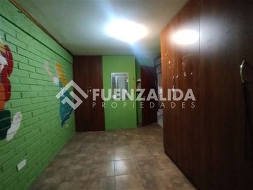 Casa en venta de 5 dorm. en La Florida