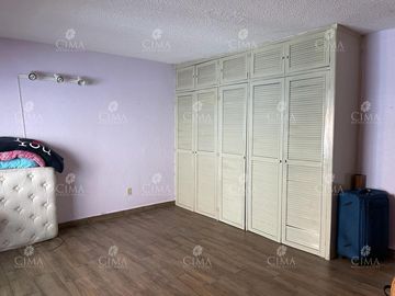 Venta casa jardín con bosque - V270