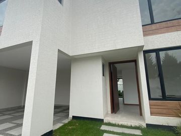 Venta casa nueva Tumbaco