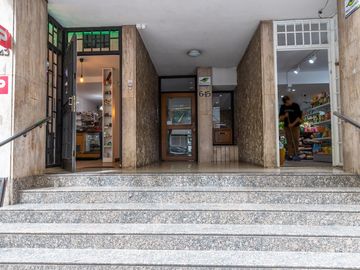 Venta Departamento  2 dormitorios con balcón - Zona Centro