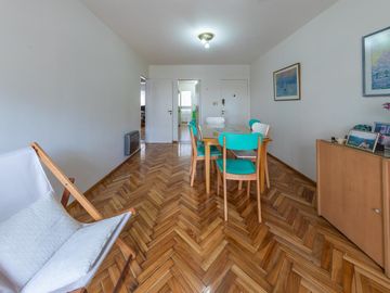 Venta Departamento  2 dormitorios con balcón - Zona Centro