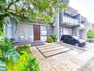 Rumah 3 Lt Siap Huni 15 Menit ke Pintu Tol BSD Timur 1 Bisa KPR  J-42617
