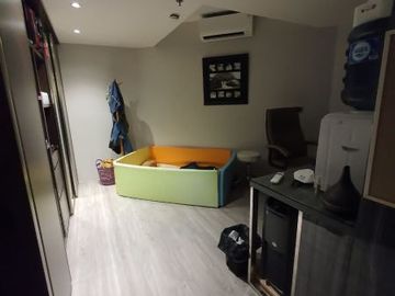 DIJUAL CEPAT!! Townhouse Semi Furnish di Apt. The Mansion Kemayoran