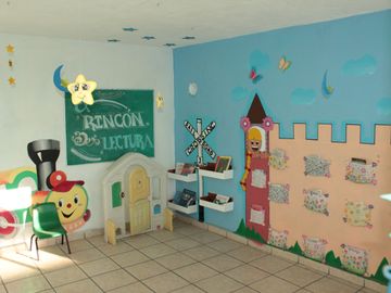 EDIFICIO EN VENTA EN QUERETARO. IDEAL PARA GUARDERIA Y PREESCOLAR