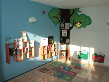 EDIFICIO EN VENTA EN QUERETARO. IDEAL PARA GUARDERIA Y PREESCOLAR
