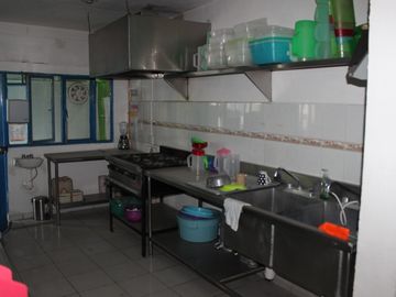 EDIFICIO EN VENTA EN QUERETARO. IDEAL PARA GUARDERIA Y PREESCOLAR