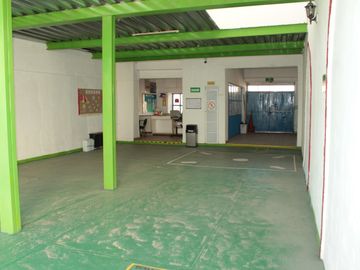 EDIFICIO EN VENTA EN QUERETARO. IDEAL PARA GUARDERIA Y PREESCOLAR