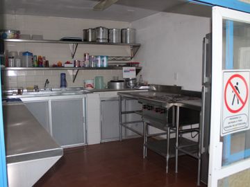 EDIFICIO EN VENTA EN QUERETARO. IDEAL PARA GUARDERIA Y PREESCOLAR