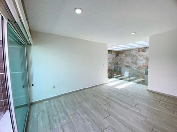 Casa Venta Residencial status en Metepec, zona Ave La Asunción cerca de Portofino