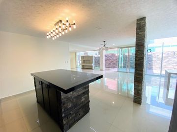 Casa Venta Residencial status en Metepec, zona Ave La Asunción cerca de Portofino