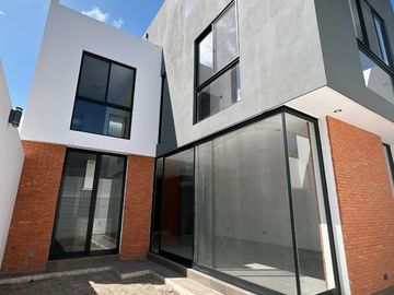 CASA MP EN PRIVADA SAN ANGEL IV