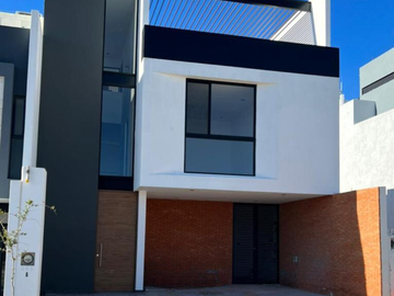 CASA MP EN PRIVADA SAN ANGEL IV