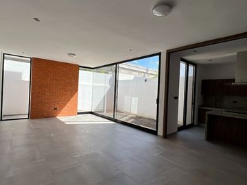 CASA MP EN PRIVADA SAN ANGEL IV