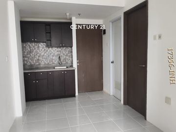 Dijual 1 Unit Apartemen Emerald Dengan View Sekolah British