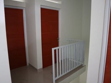 TERLARIS di Bandung Timur Cileunyi Cinunuk Rumah 2LT Dibawah 1M