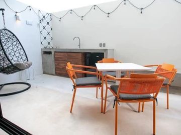 Estudio con terraza privada, asador y comedor en exterior , eco tecnología