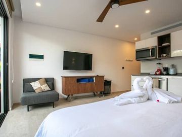 Estudio con terraza privada, asador y comedor en exterior , eco tecnología