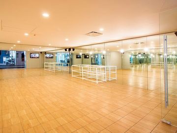 Apartamento con 42,000 m2 de bosque privado, concierge, gimnasio, spa, alberca s
