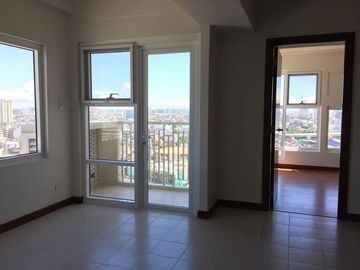 1br wtih Balcony Condo in Makati City near Makati Medical Plaza