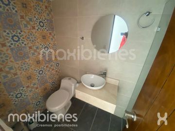 apartamento en arriendo en la loma del indio. Cod A72353