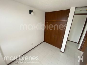 apartamento en arriendo en la loma del indio. Cod A72353