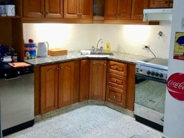 SE VENDE CHALET CON JARDIN, EXCELENTE UBICACION ZONA COLEGIO DON BOSCO, RAMOS MEJIA. SUSANA QUINELLI 156 583 7048