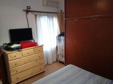 SE VENDE CHALET CON JARDIN, EXCELENTE UBICACION ZONA COLEGIO DON BOSCO, RAMOS MEJIA. SUSANA QUINELLI 156 583 7048