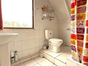 Casa en venta de 6 dorm. en Ñuñoa