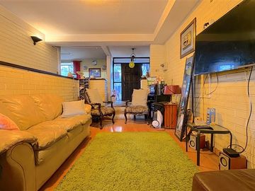 Casa en venta de 6 dorm. en Ñuñoa