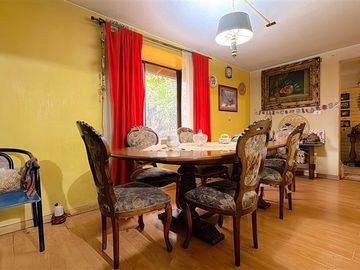 Casa en venta de 6 dorm. en Ñuñoa