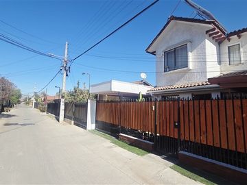 HERMOSA Y AMPLIA CASA METRO PROTECTORA DE LA INFANCIA