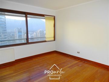Departamento en arriendo de 4 dorm. en Las Condes