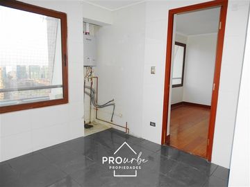 Departamento en arriendo de 4 dorm. en Las Condes