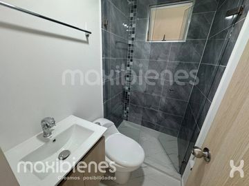 apartamento en arriendo en  calle larga. Cod A72206