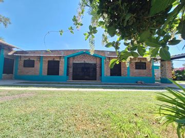 Casa en Venta en el Alpuyeque, Colima