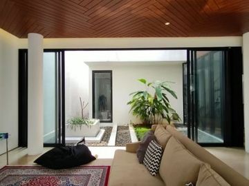 RUMAH CANTIK DESAIN MENARIK DENGAN KOLAM RENANG DI CILANDAK JAKARTA SELATAN