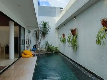 RUMAH CANTIK DESAIN MENARIK DENGAN KOLAM RENANG DI CILANDAK JAKARTA SELATAN