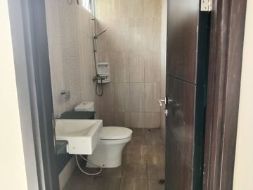 Rumah Asri Luas 10 Menit ke Gerbang Tol Cakung 1 Hadap Timur J-53756