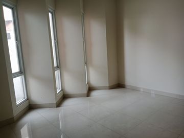Rumah Asri Luas 10 Menit ke Gerbang Tol Cakung 1 Hadap Timur J-53756