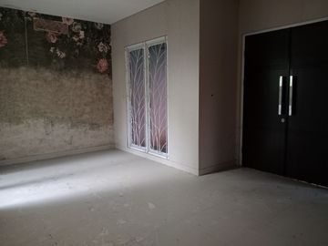 Rumah Asri Luas 10 Menit ke Gerbang Tol Cakung 1 Hadap Timur J-53756