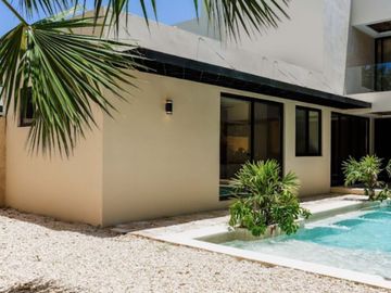 Casa con alberca privada, Jardin y cocina equipada, residencial de lujo con amen
