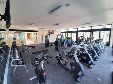 Casa con alberca privada, Jardin y cocina equipada, residencial de lujo con amen